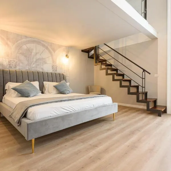 Guest House 121 Luxury Apartments, hotel in Naples