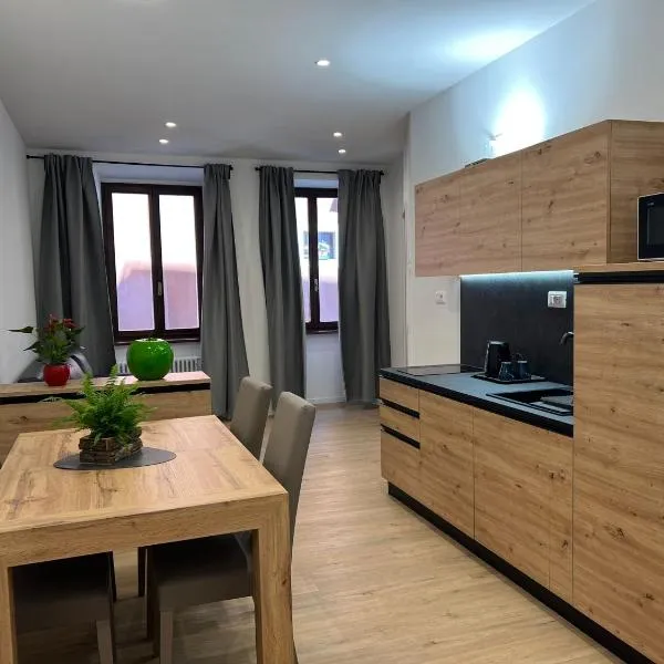YUGOGO MAZZINI 41 - BILOCALE Trento Centro, hotel in Trento
