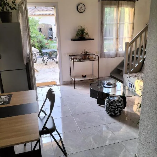 Maison coquette en Camargue, hotel v destinaci Gallargues-Le-Montueux