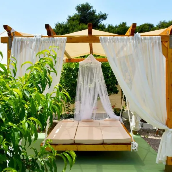 Camping Tent Downtown & Garden Hanging Bed, khách sạn ở Porto Rafti