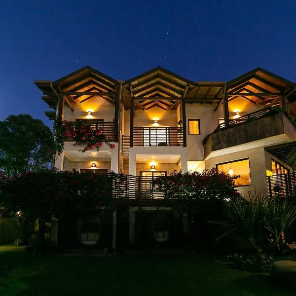 Shiva Boutique Hotel - Praia do Rosa，位于普腊亚罗萨的酒店