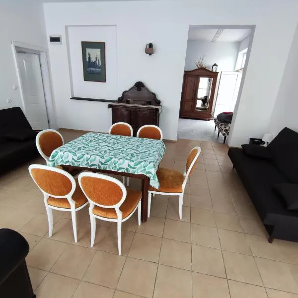 Hotelik Europa Apartamenty i pokoje gościnne, Hotel in Unieście
