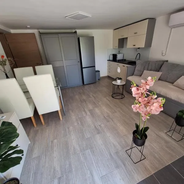 Guesthouse Flower、リュブリャナのホテル