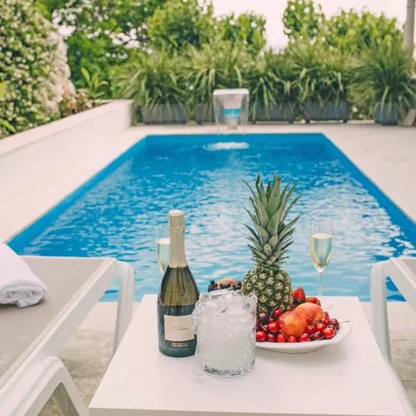 Villa Ardura - island holiday residence **** Bol. Island Brač, готель у Болі