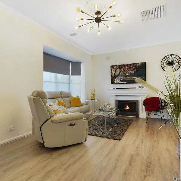 West Beach House 4U, hotel in Henley Beach