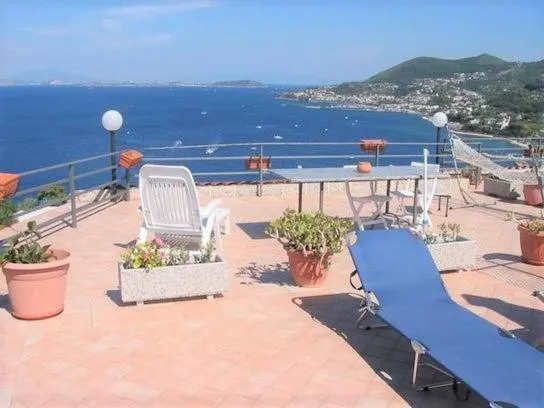 Appartamenti Miramare in Collina, hotel a Ischia