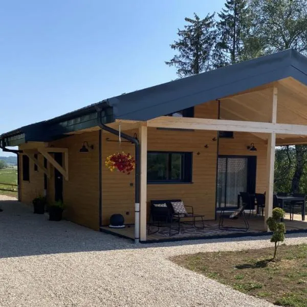 Gîte chalet, Au Doubs Logis, hotel in Pierrefontaine-les-Varans