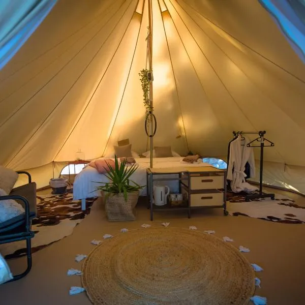 Rock Oak Glamping 3, hotel di Imotski