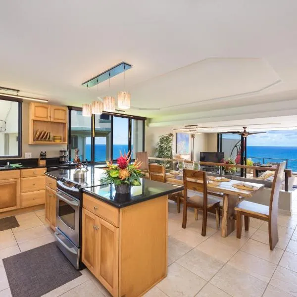 Puu Poa Ocean Bluff Condo, Incredible Views, Walk to Beaches, Pool & Tennis, hotel v destinaci Princeville