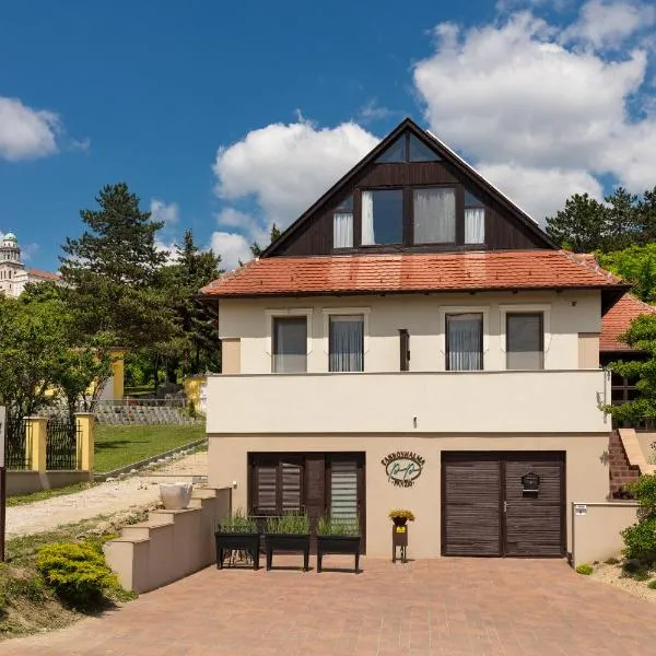 Pannonhalma Panzió, hotel v destinaci Pannonhalma