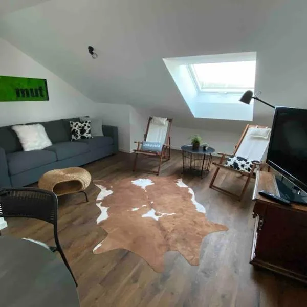 Ferienwohnung 3SZ, großer Balkon , naturnah, hôtel à Amstetten