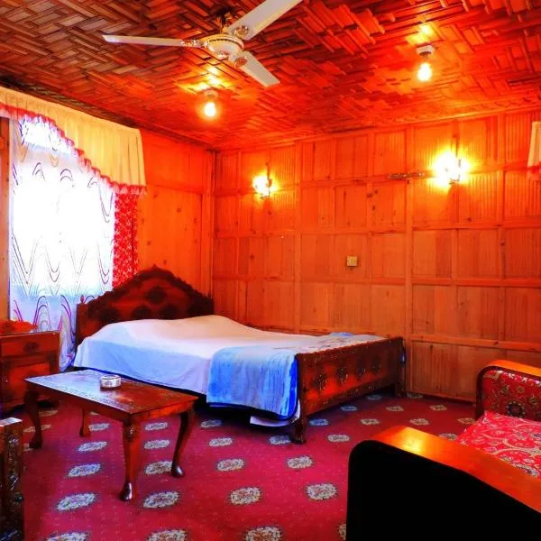 Raja's Palace Houseboat - Kashmir, hotel v destinaci Šrínagar