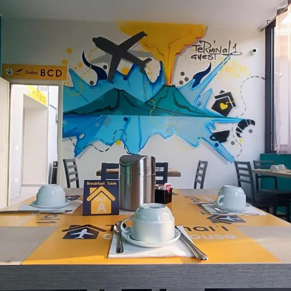 Terminal 1 Guest House, hotel in Naples