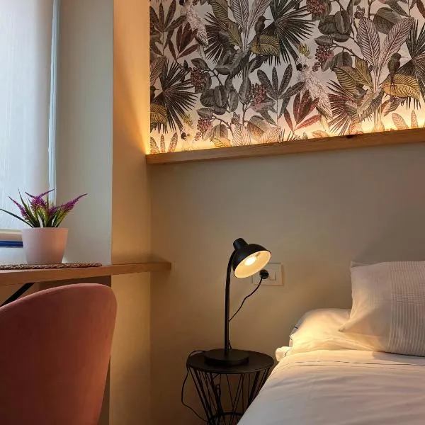 Hostal LA POETISA - Auto Check-in, hotel in Culleredo