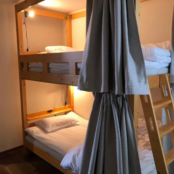 SWELL、日向のホテル