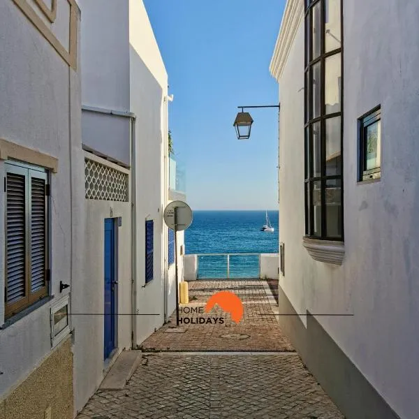 #056 Old Post Office by Home Holidays, hotel in Albufeira