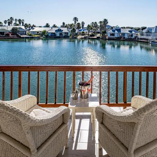 The Ark Guesthouse at Marina Martinique, hotel in Jeffreys Bay