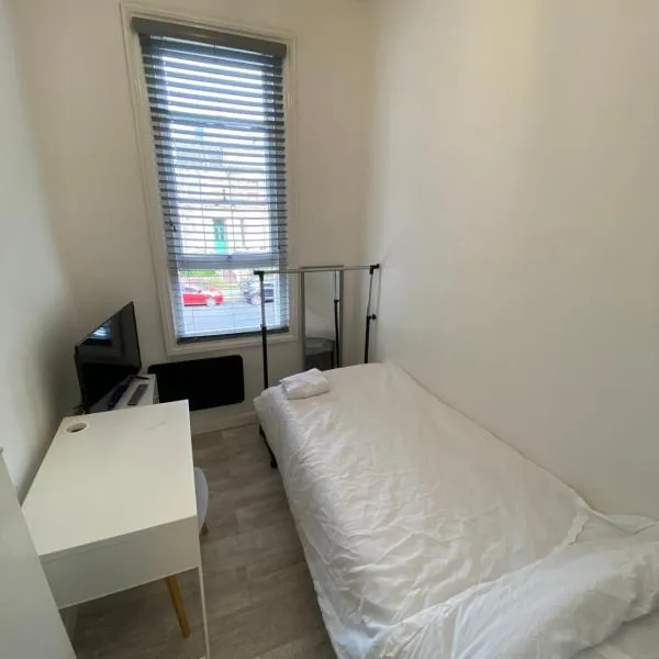 Small Single room walking distance to Hove Station, hotel a Brighton & Hove