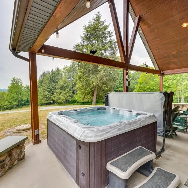 3-Acre Benezette Cabin: Hot Tub, Grill & Mtn View, hotelli kohteessa Benezette