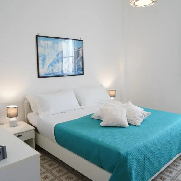 Casa Madrilù - a POCHI PASSI dal MARE, hotel a Villanova