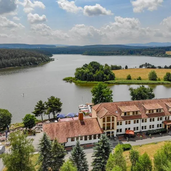 Riverdam Boutique Hotel, хотел в Илменау