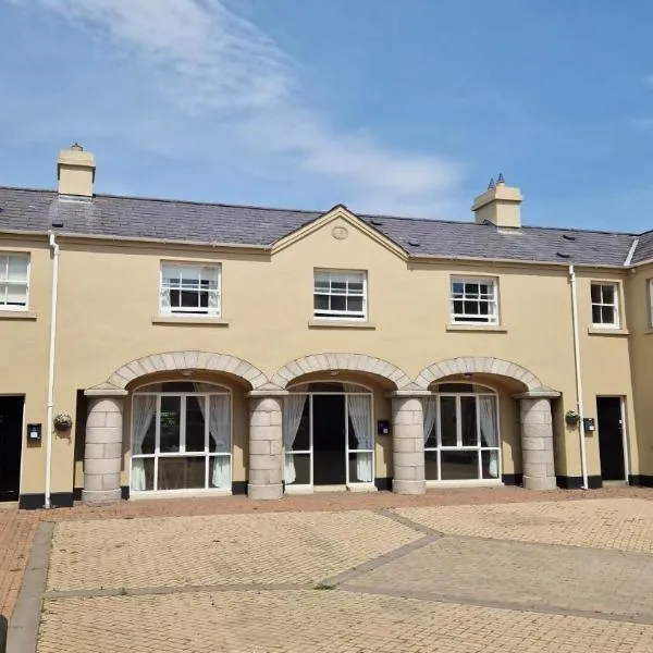 The Downshire Arms Apartments Hilltown, hotel in Newry
