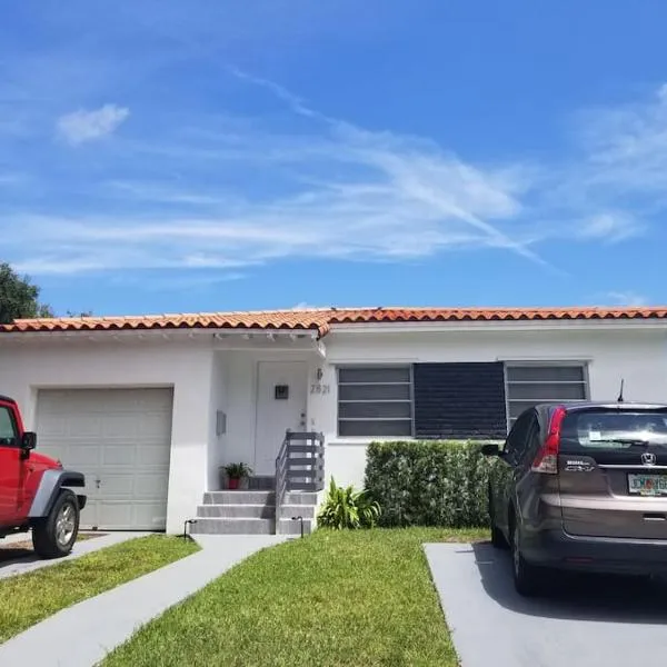 My lovely home in Miami 15 minutes from the Beach, Hotel in Miami