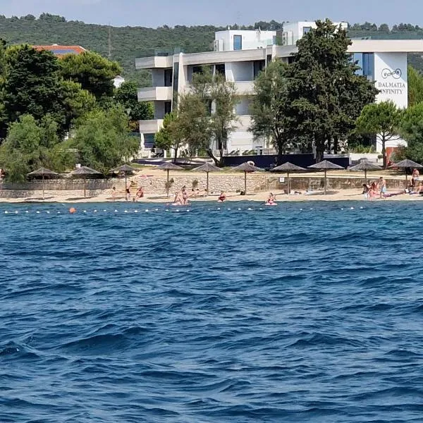 Apartments Dalmatia Infinity, hotel v destinaci Bibinje