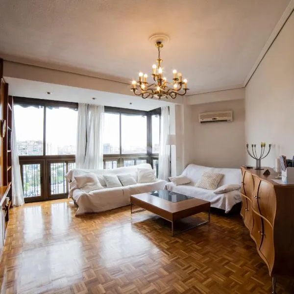 Awesome apartment center Valencia, hotel in Valencia