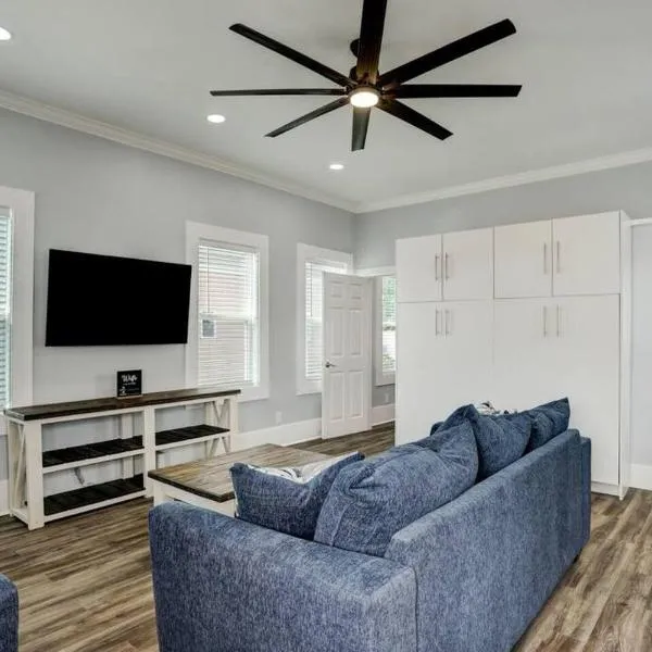 Renovated Beach Bungalow!、ガルベストンのホテル