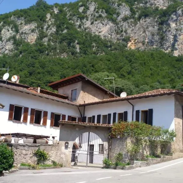 Bed and breakfast Settesette6, хотел в Barghe