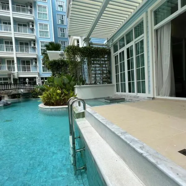 Grand Florida Holiday Home, Hotel in Na Jomtien