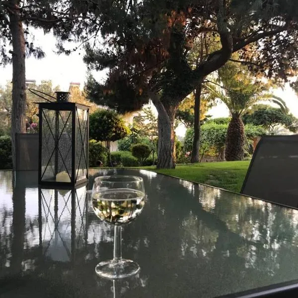 NATURE & SEA, Hotel in Saronida