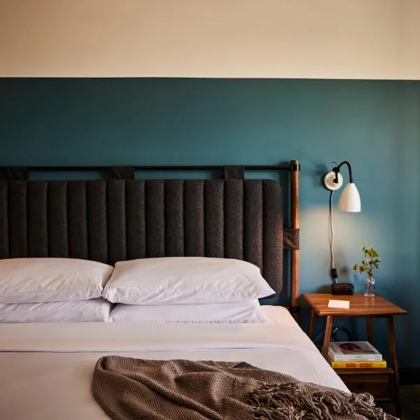 The Junto Hotel, hotel v destinaci Columbus