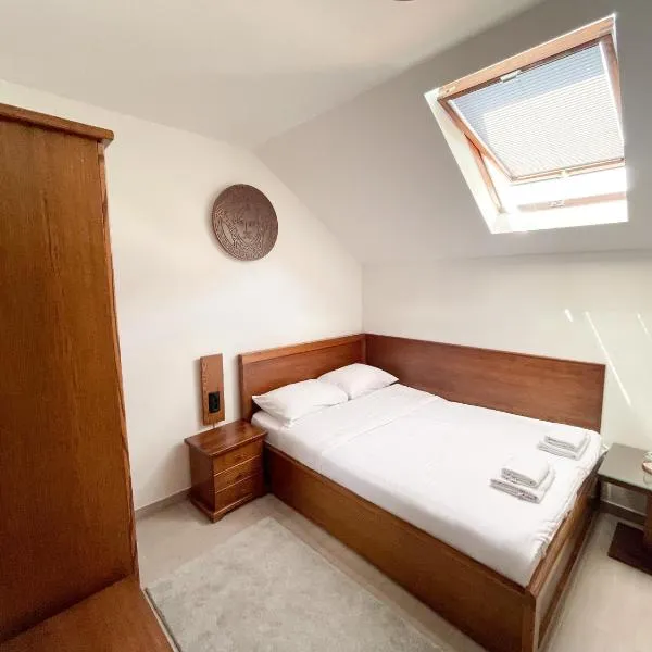 Apartments & Rooms Brijest、プラヴのホテル