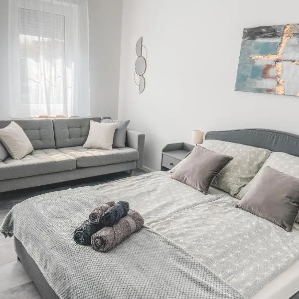 Villa Tara Bük, hotel v Buku