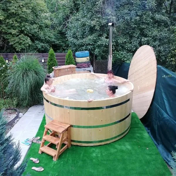 lclc, hotel in Dubova