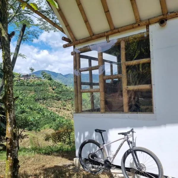 cabaña GUADUA SERENA, hotel in Pereira