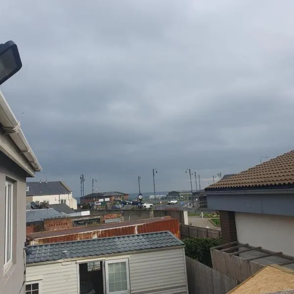 The hawthorns large detached 3 bedroom family home, hotel in Seaham