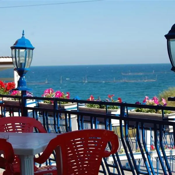 PIERRE la Tarmul MARII -primim Vouchere Vacanta, Hotel in Costinești