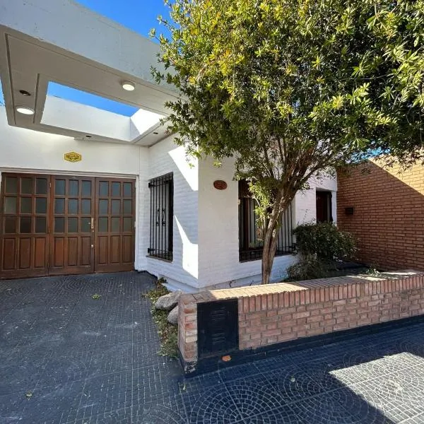 Casa en SAN LUIS, hotel in San Luis