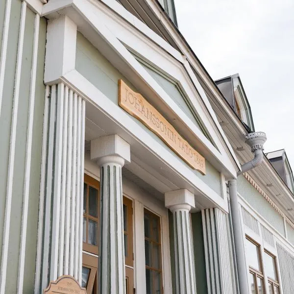 Johanssonin talo 1849、ヨエンスーのホテル