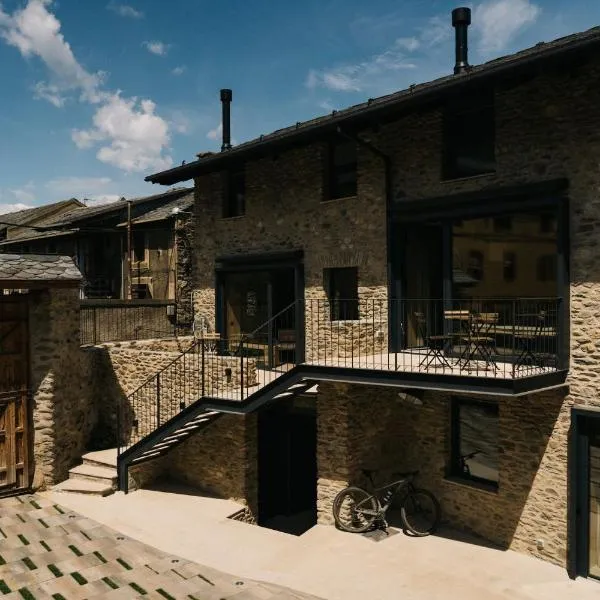 Cal Rus Apartament 3, hotel in Alp