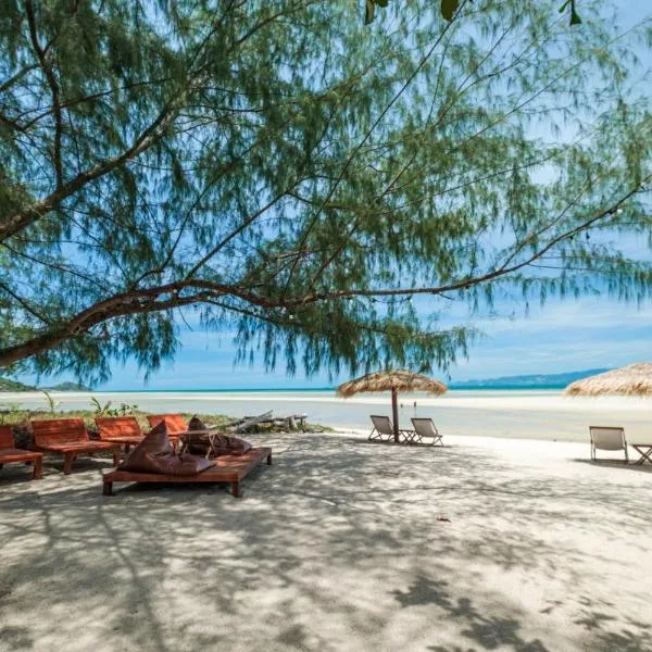 All At Sea Beach Resort, hotel in Ban Tai