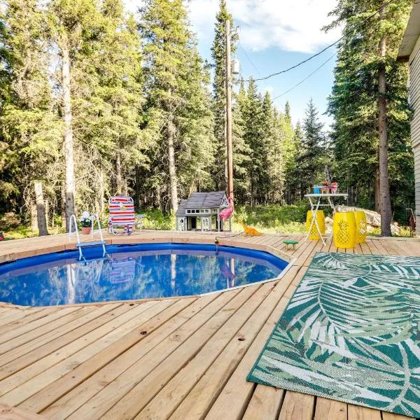 Delta Junction Rental with Shared Pool and Hot Tub!, hotel in Delta Junction