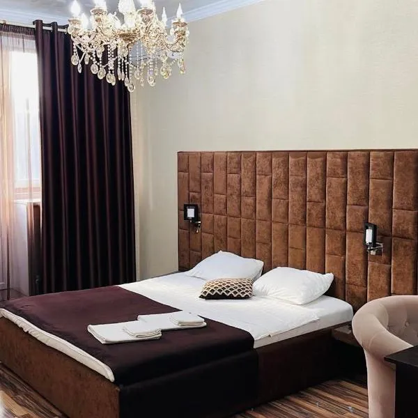 Апартаменты в центре города в ЖК Арман, hotel in Aktobe