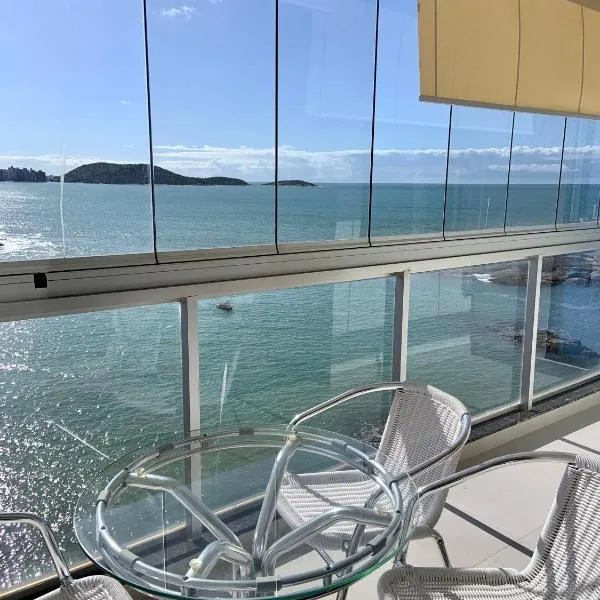 Apartamento vista do mar, pé na areia e águas tranquilas, no cento de Guarapari, hotel v destinaci Guarapari