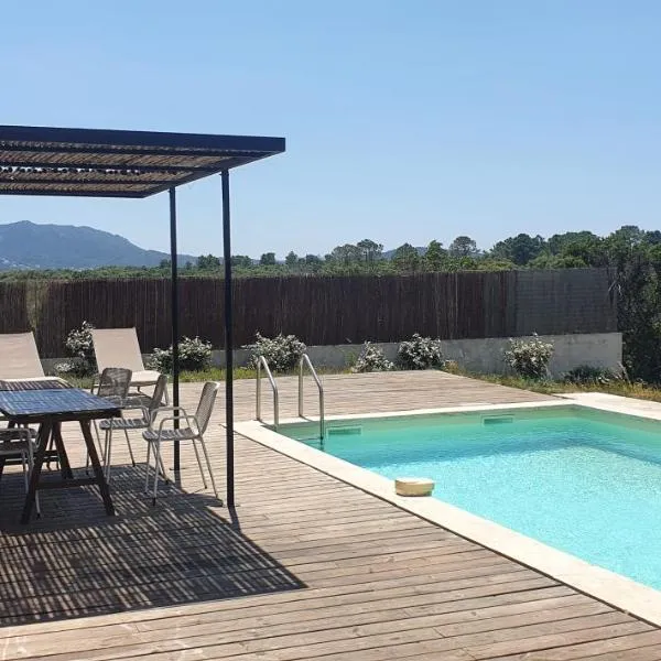 Villa au cœur du maquis, hotel in Figari