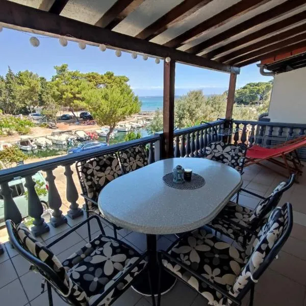 Apartmani Matjačić - Ugljan, viešbutis mieste Uglianas
