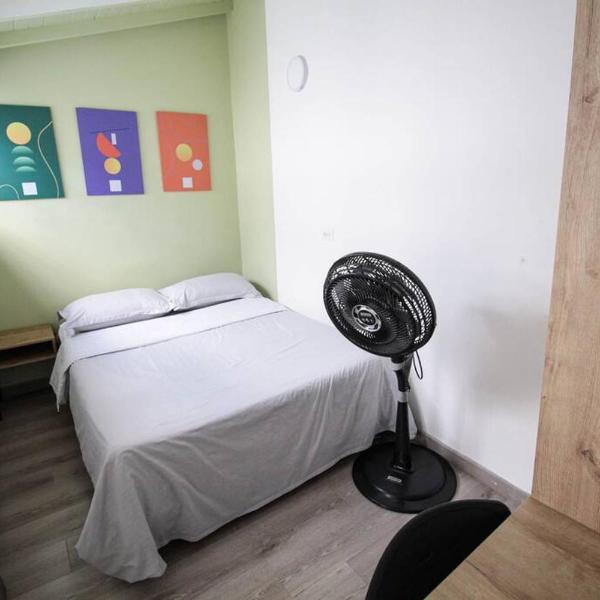 Hospedaje cerca a Provenza en el Poblado - MAN301 By Roots Rentals, Medellín
